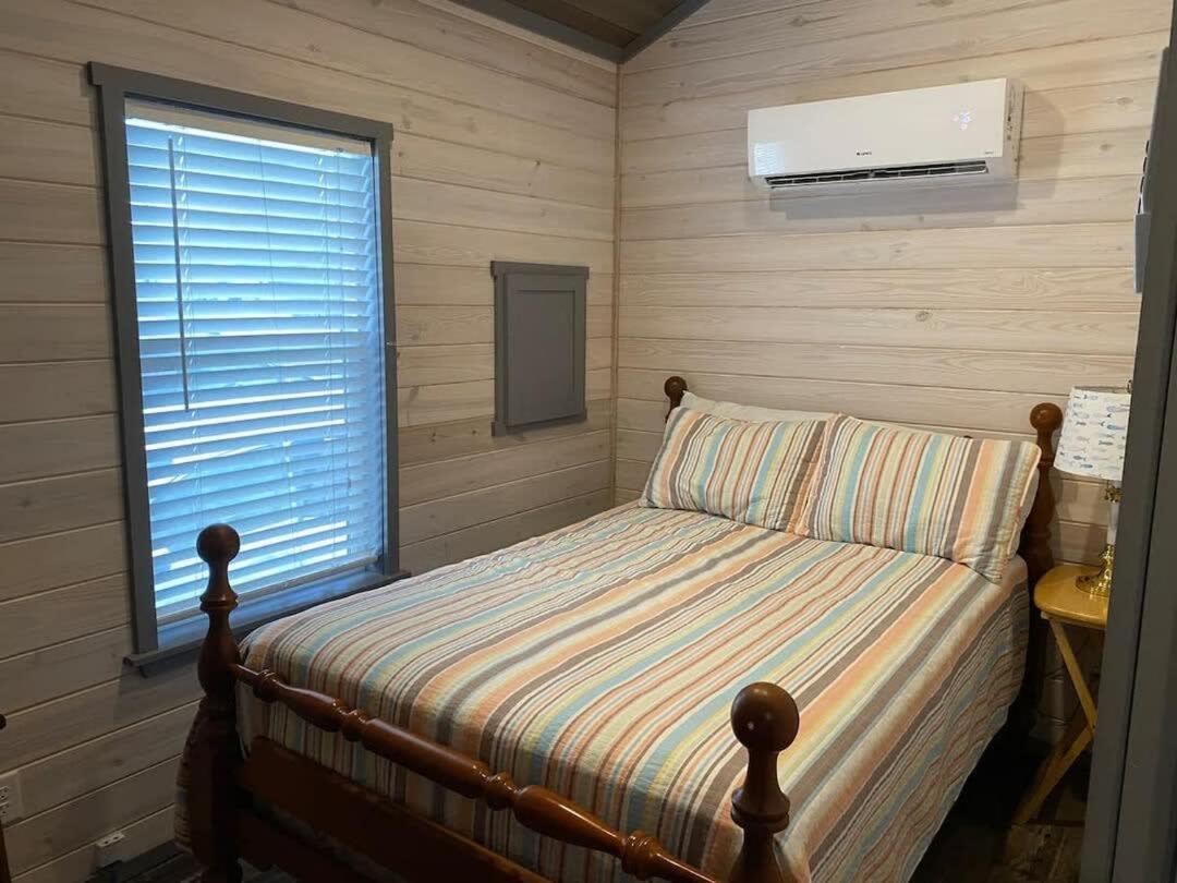 Surf City 2Br Park Home With Waterfront View And Parking Kültér fotó