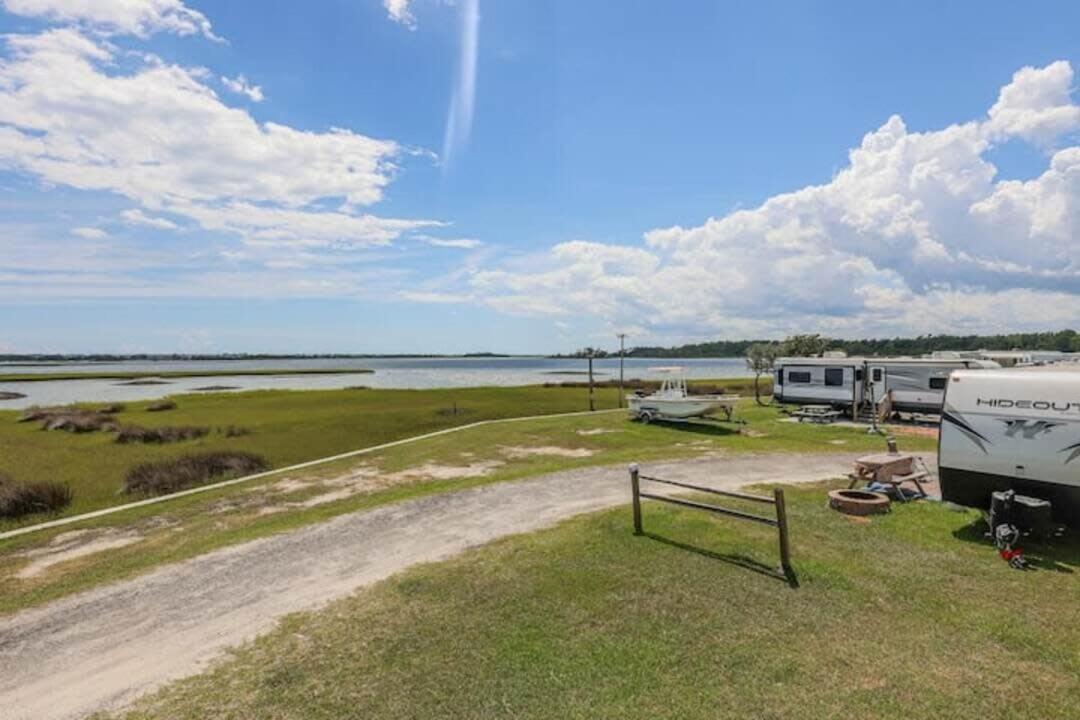 Surf City 2Br Park Home With Waterfront View And Parking Kültér fotó