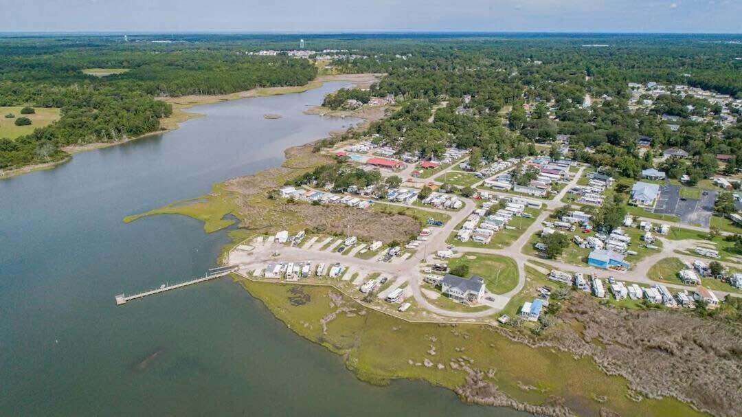 Surf City 2Br Park Home With Waterfront View And Parking Kültér fotó