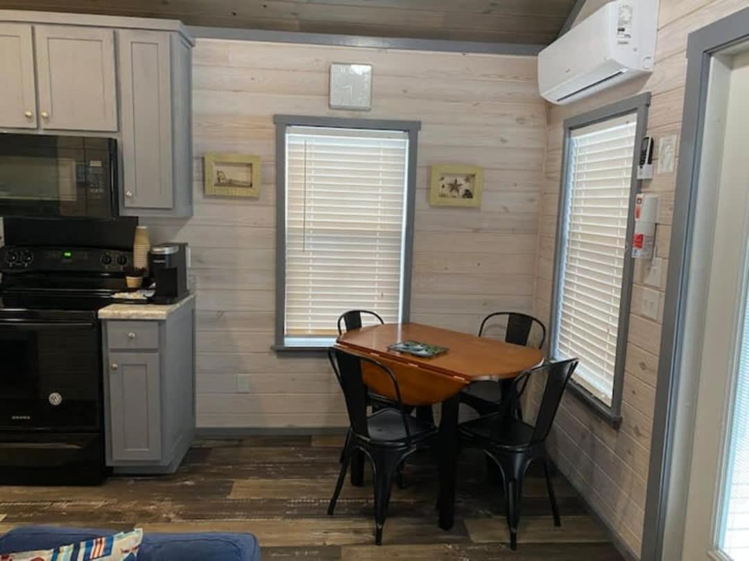 Surf City 2Br Park Home With Waterfront View And Parking Kültér fotó