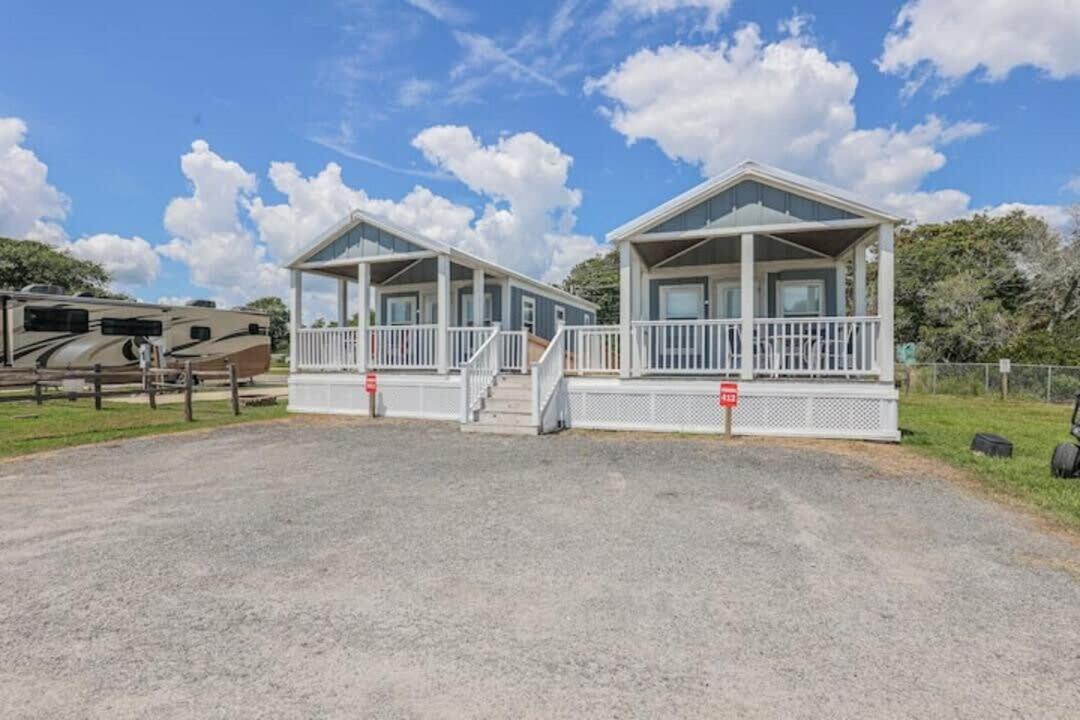 Surf City 2Br Park Home With Waterfront View And Parking Kültér fotó